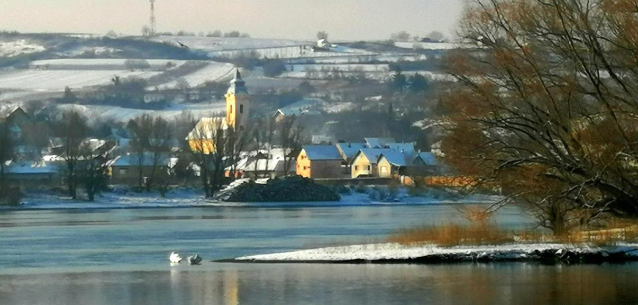Captain'S House By The Danube River Cerevic المظهر الخارجي الصورة