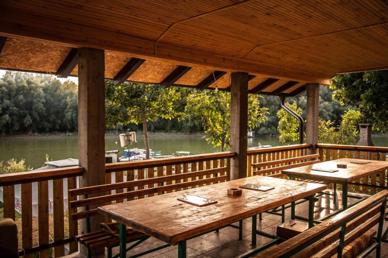 Captain'S House By The Danube River Cerevic المظهر الخارجي الصورة
